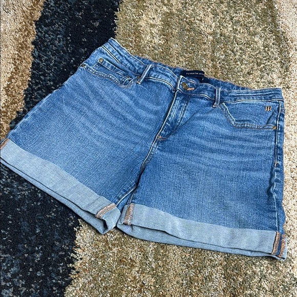 Tommy Hilfiger Women's Blue Denim Shorts Size 10 NWOT Rolled Cuff Summer Shorts - Picture 1 of 14